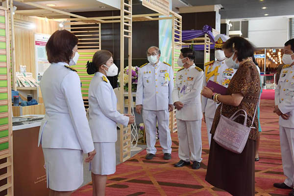 วันจันทร์ที่ 1 สิงหาคม เวลา 14.30 น. สมเด็จพระกนิษฐาธิราชเจ้า กรมสมเด็จพระเทพรัตนราชสุดาฯ สยามบรมราชกุมารี เสด็จพระราชดำเนินไปทรงเปิดงาน "มหกรรมงานวิจัยแห่งชาติ 2565 (Thailand Research Expo 2022)" และพระราชทานเกียรติบัตรแก่นักวิจัยดีเด่นแห่งชาติ ประจำปี 2564-2565 จำนวน 14 คน , ศาสตราจารย์วิจัยดีเด่น วช. ประจำปี 2563-2565 จำนวน 4 คน , เมธีวิจัยอาวุโส วช. ประจำปี 2563-2565 จำนวน 32 คน ณ โรงแรมเซ็นทารา แกรนด์ และบางกอก คอนเวนชันเซ็นเตอร์ เซ็นทรัลเวิลด์