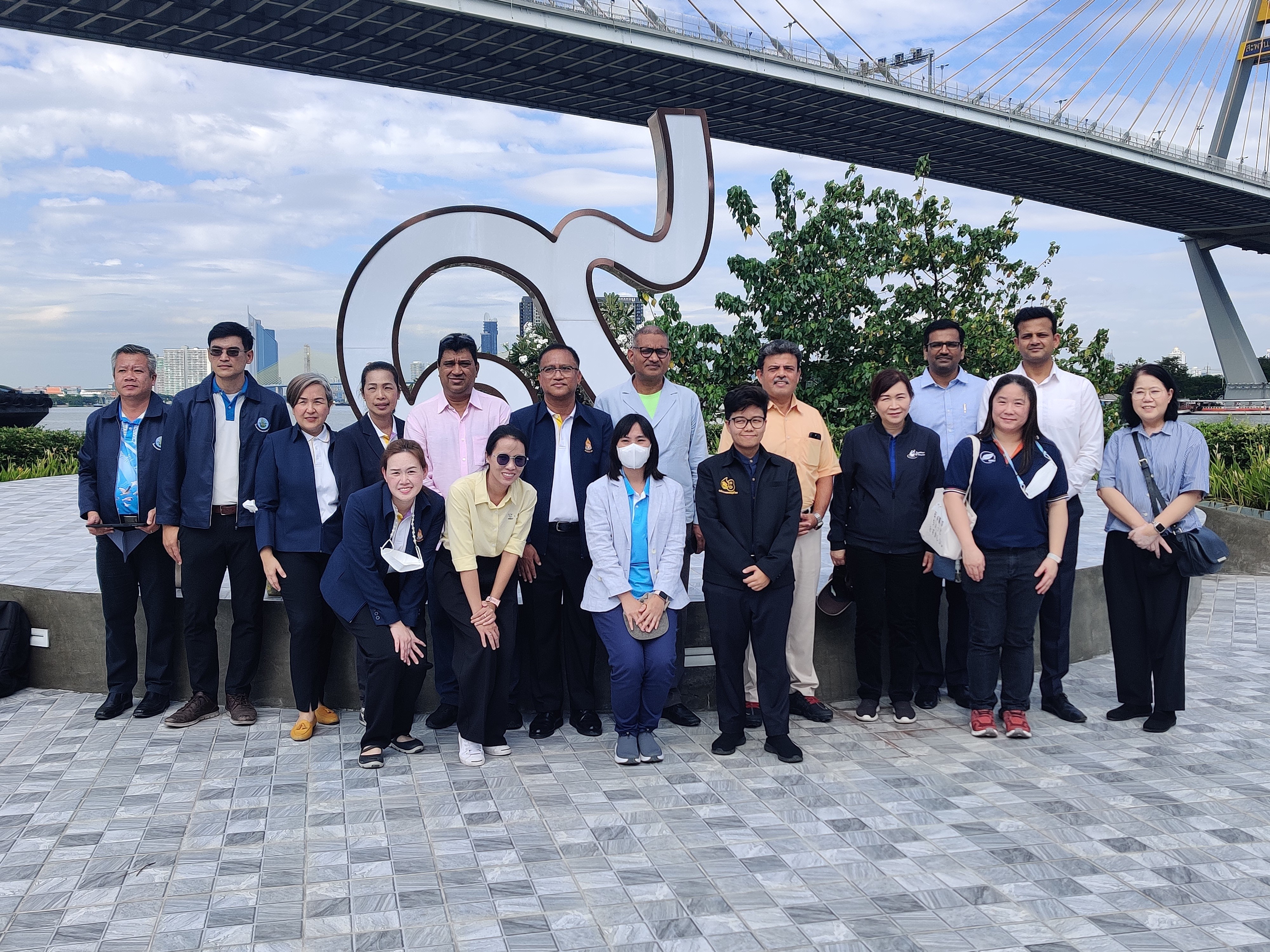 Executives and Staff from the Republic of India Visiting the Royal-initiated Khlong Lad Pho Floodgates Project in Samut Prakan Province