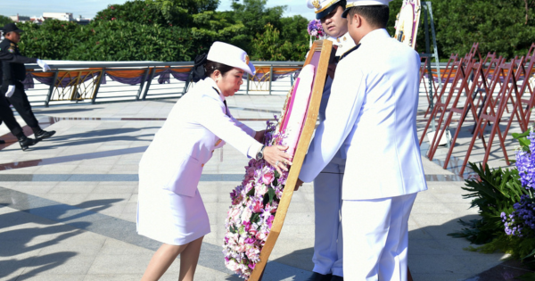 น้อมรำลึกในพระมหากรุณาธิคุณพระบาทสมเด็จพระปรเมนทรมหาอานันทมหิดล พระอัฐมรามาธิบดินทร ที่ทรงสร้างคุณูปการต่อวงการแพทย์และการศึกษาไทย