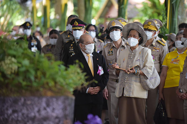 วันอังคารที่ 5 ธันวาคม พ.ศ. 2566 เวลา 09.05 น. สมเด็จพระกนิษฐาธิราชเจ้า กรมสมเด็จพระเทพรัตนราชสุดา ฯ สยามบรมราชกุมารี เสด็จพระราชดำเนินไปทรงเปิดงาน “วันดินโลก ปี 2566” ภายใต้หัวข้อ “Soil and Water : a source of life ดินดี น้ำสมบูรณ์ เกื้อกูลชีวิต” ณ ศูนย์ศึกษาการพัฒนาเขาหินซ้อนอันเนื่องมาจากพระราชดำริ อำเภอพนมสารคาม จังหวัดฉะเชิงเทรา 