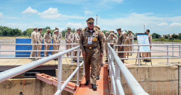 องคมนตรีลงพื้นที่ชัยนาท- อยุธยา  ติดตามสถานการณ์น้ำ ตรวจความคืบหน้าโครงการบรรเทาอุทกภัย