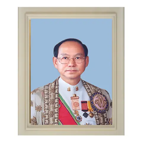 7.นายสุวัฒน์ เทพอารักษ์