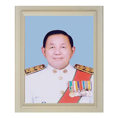 6.นายวีระ วงศ์แสงนาค