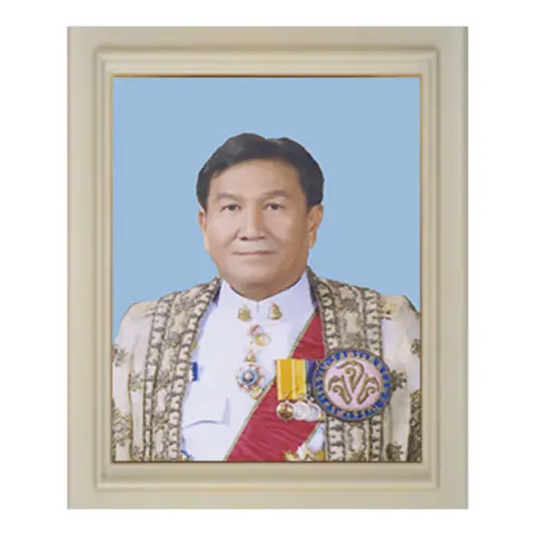 8.ม.ล.จิรพันธุ์ ทวีวงศ์